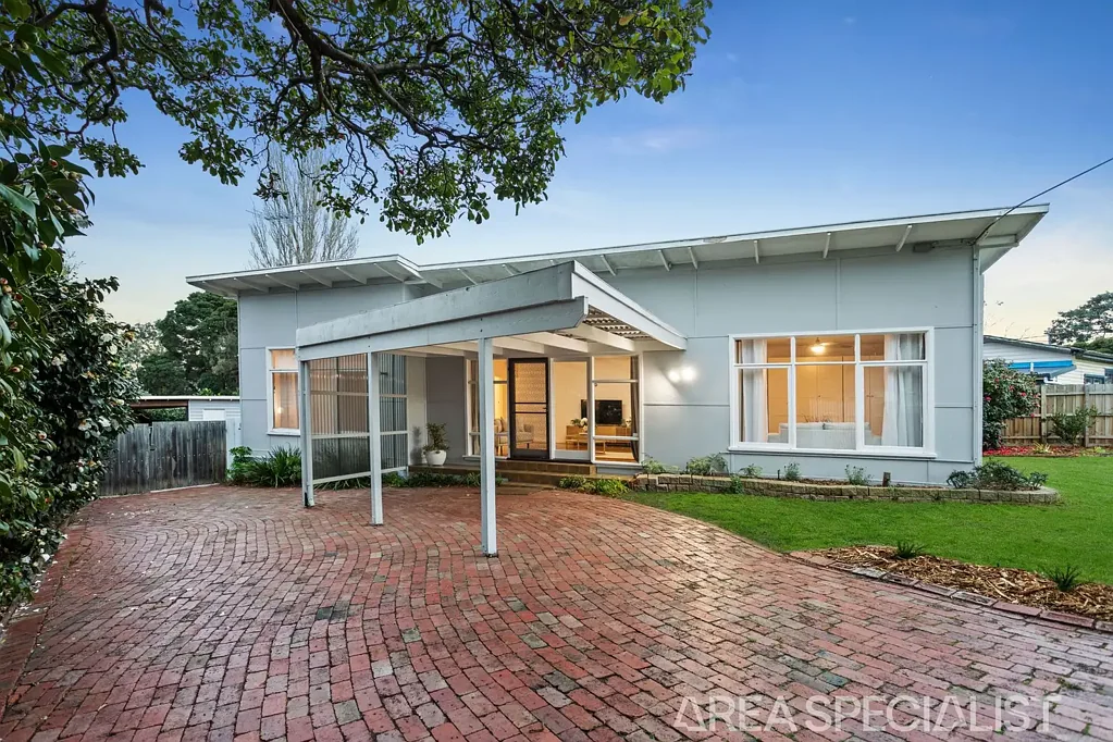 Frankston 4Habitaciones The Brief: Timeless Character. Unbeatable Position.