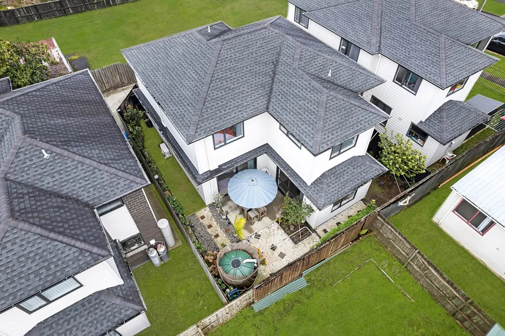 Conifer Grove 5房  Low - Mid $900,000's - Present Your Offer!