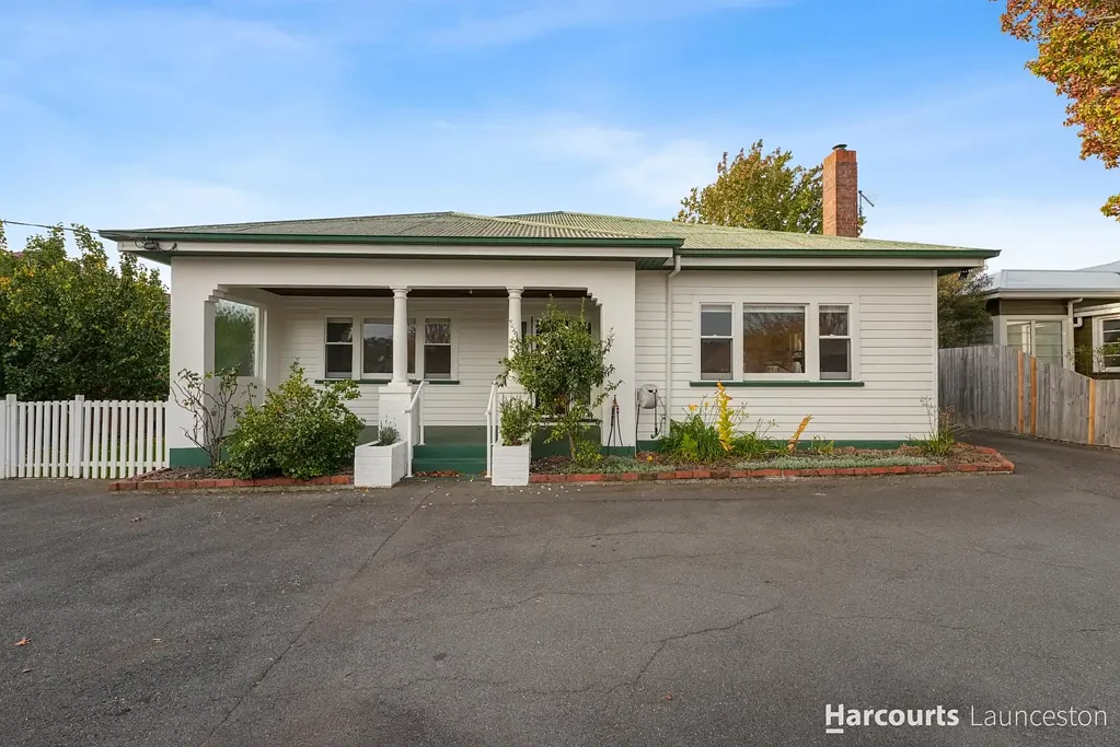 3 Bedroom family home!