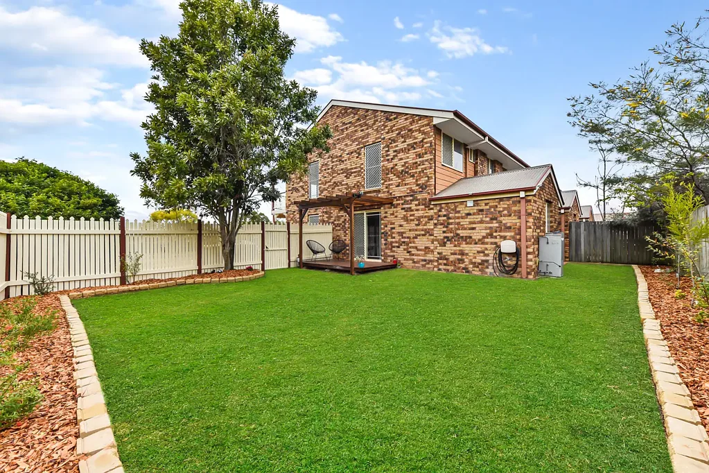 1/2 Gabrielle Street, Kearneys Spring, QLD 4350