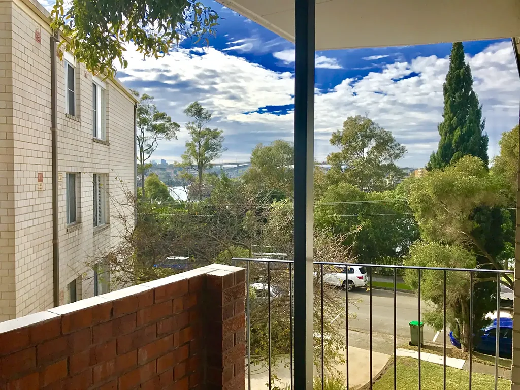 QUIET LOCATION WITH WATERVIEWS!