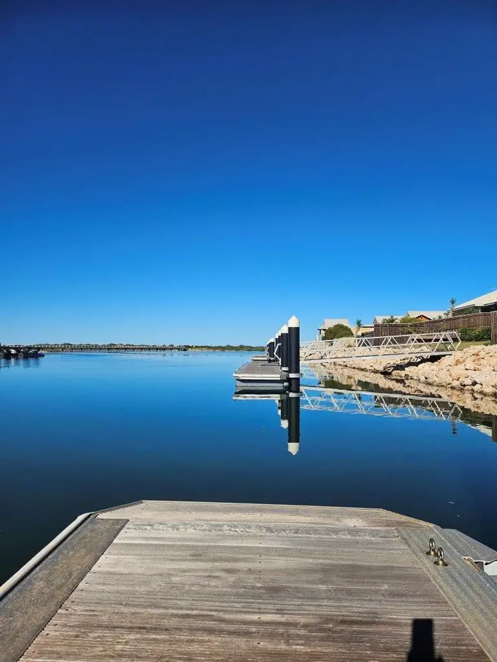 Brockman 4部屋 Prestigious Waterfront Retreat with Own Mooring