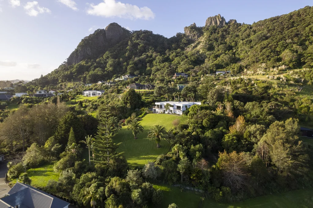Whangarei Heads 4 Bedroom STYLISH HOME & INCOME IN WHANGAREI HEADS HAVEN