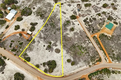 Hopetoun  Sell with Robert Miloseski!!
? 234 Banksia Road Also Available!!
These 2 Blocks