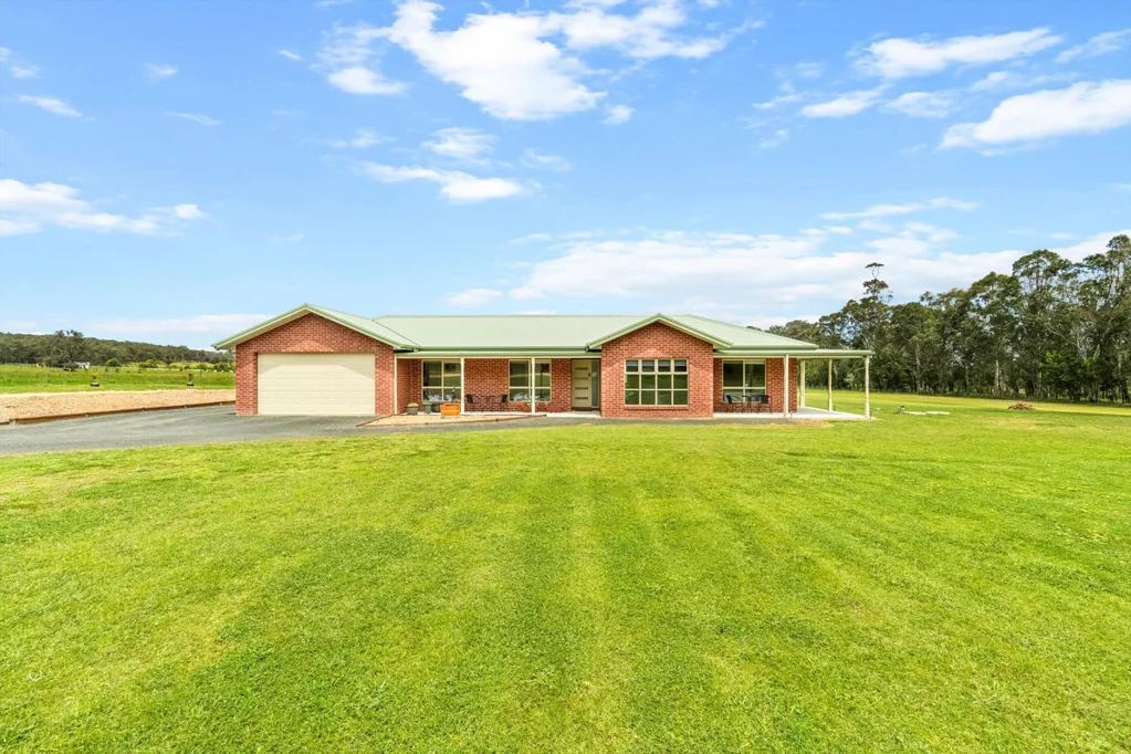 Briagolong 3Moenga Impressive Lifestyle Property!