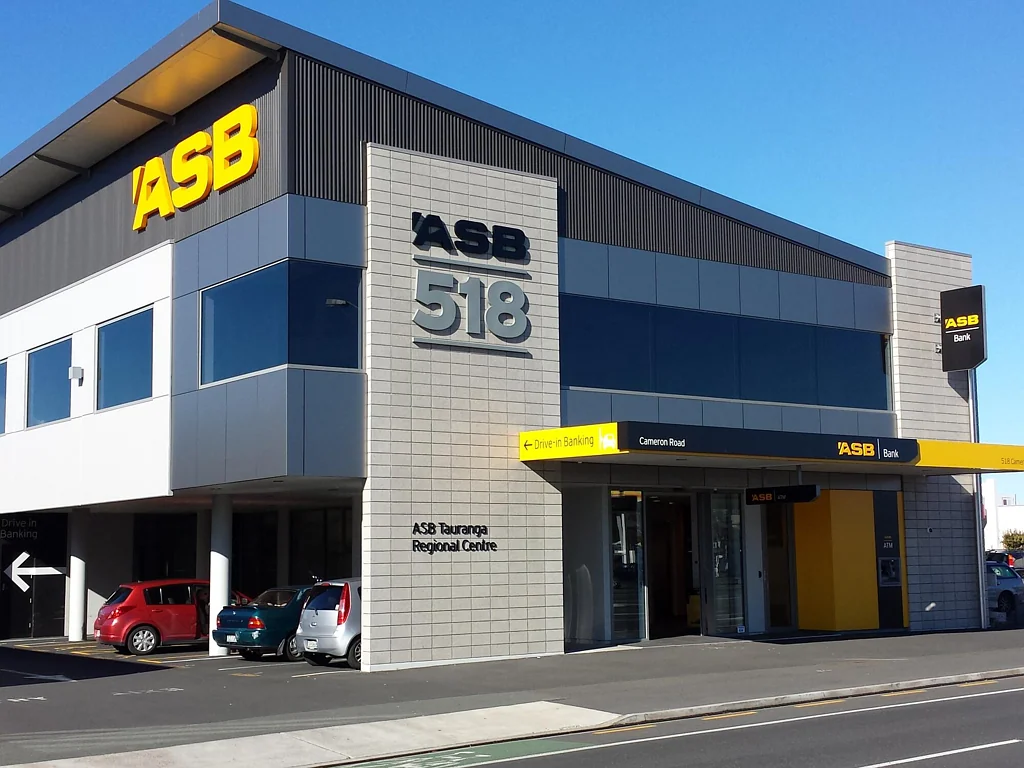 Tauranga Central Large and modern office on Cameron Road