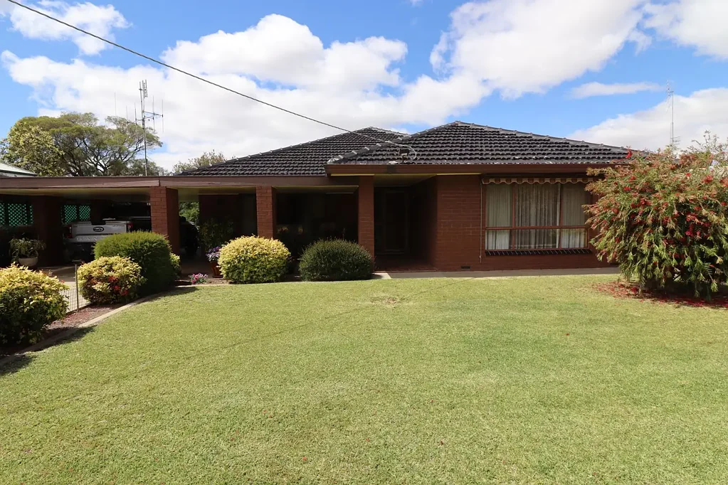 Cohuna 3ਬੈੱਡਰੂਮ Comfortable Family Living with Space, Storage and Easy Care Gardens