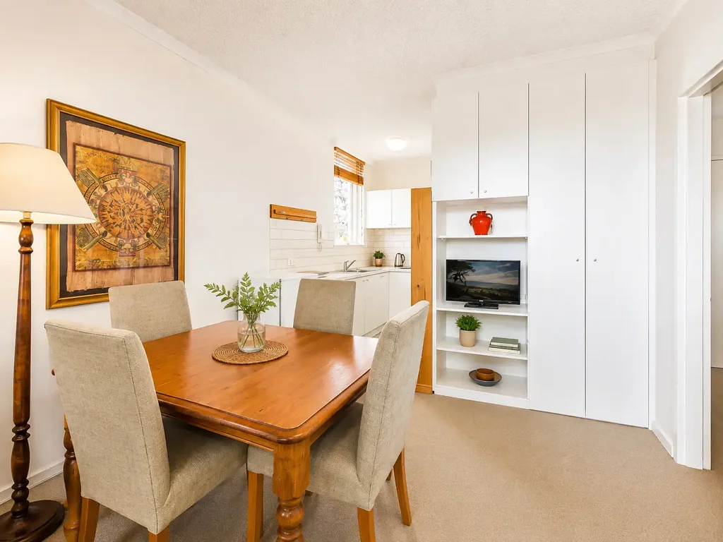 FULLY FURNISHED ST KILDA LIVING IN AN UNBEATABLE ACLAND STREET LOCATION