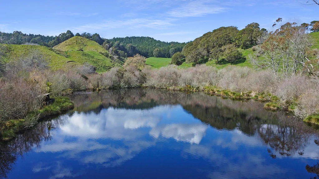 Whakatane Private lake for duck shooting - 7.36ha lifestyle