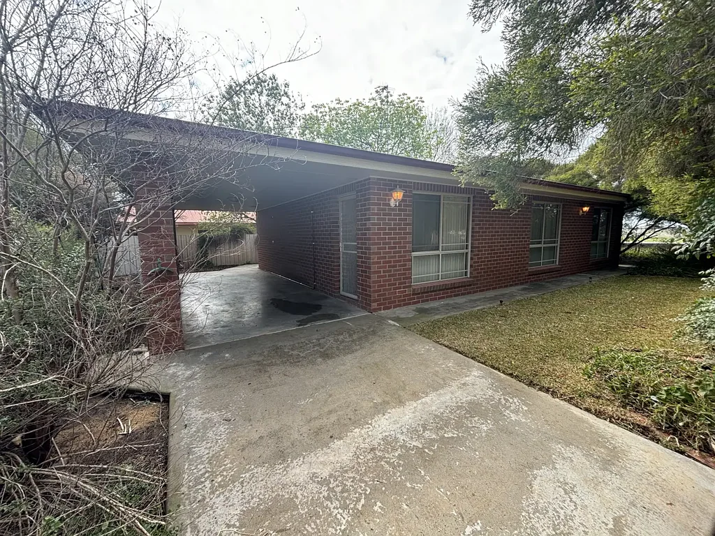 2 BEDROOM UNIT IN DARLINGTON POINT
