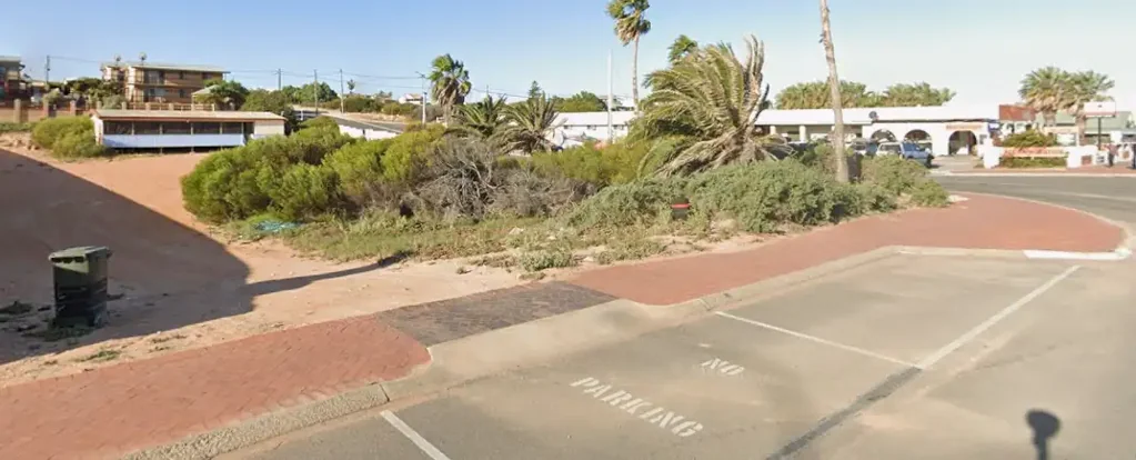 Denham 2房  Prime Foreshore Opportunity - Two Titles, One Exceptional Location