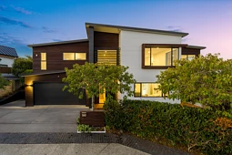 18 Tuatini Place, Long Bay