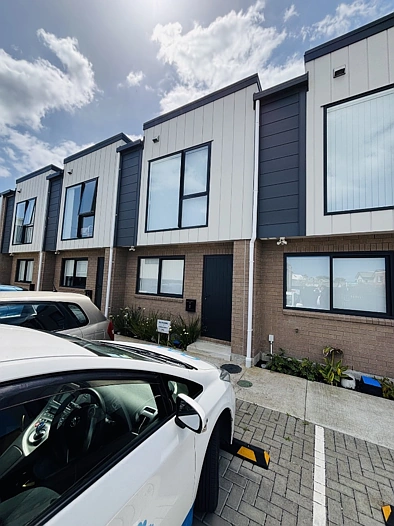 MANGERE BRIDGE, 3 BEDROOMS