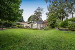 98-100 Alexander Avenue, Upwey