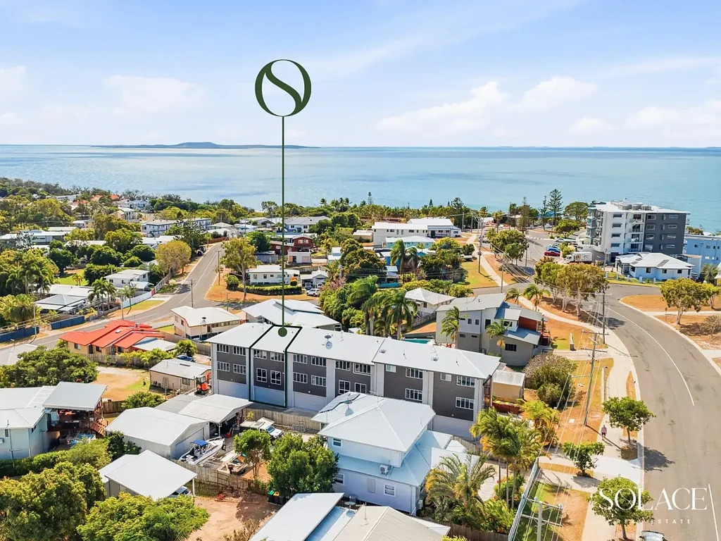 Tannum Sands 3Kwarto Elevated Coastal Living with Sweeping Ocean Views Across Three Spacious Levels!