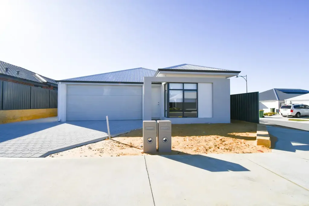 Four Bedroom Dual Living Property!