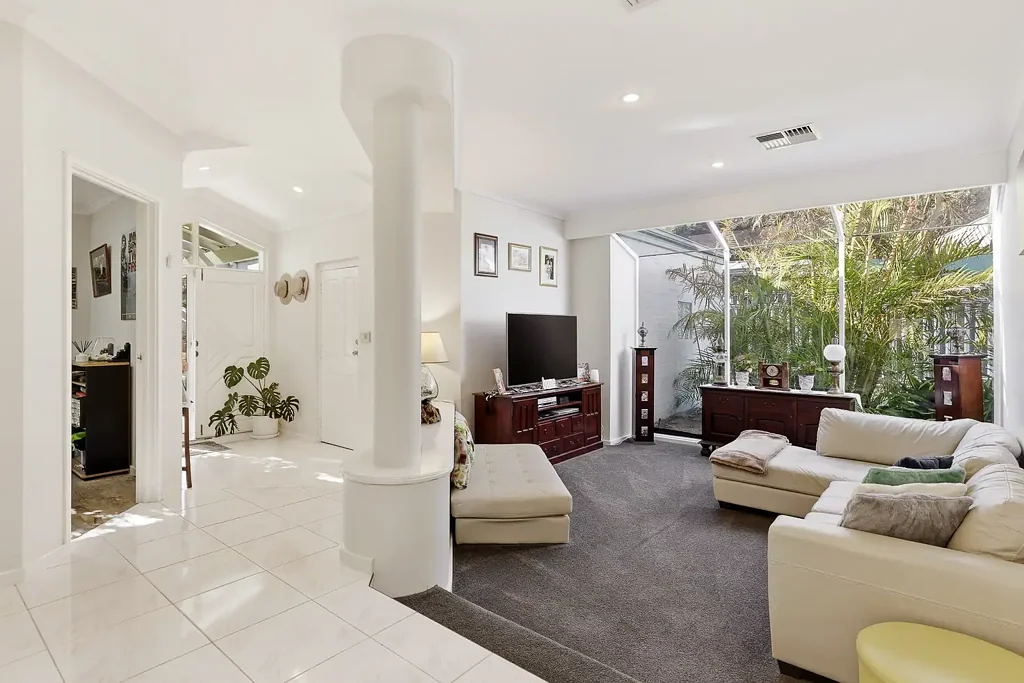 Meadow Springs 4房  Resort-Style Living with Character, Space & a Stunning Poolside Setting