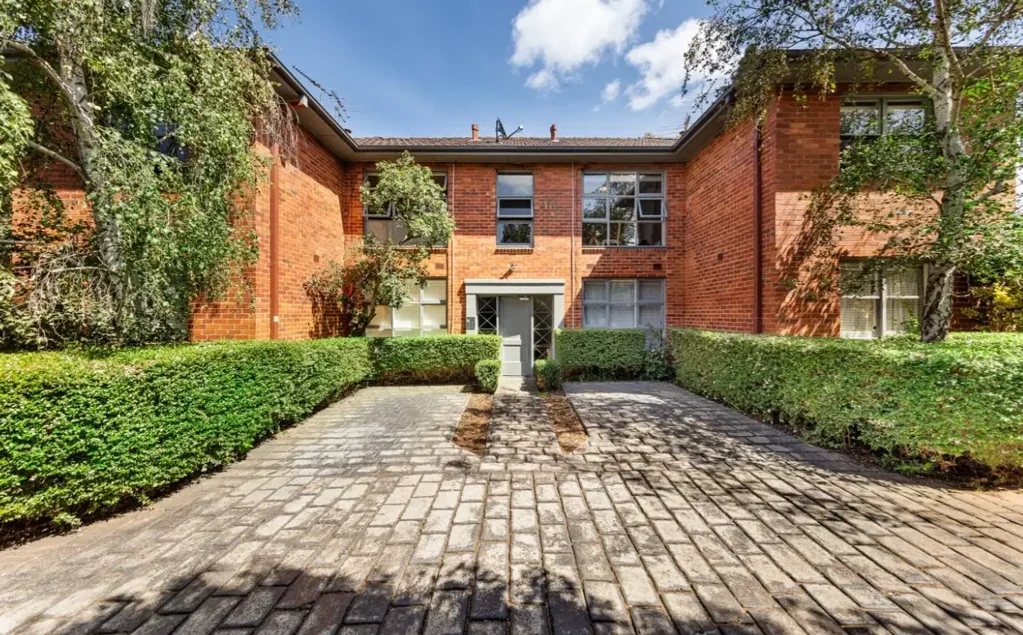 Stylish Art Deco living – 6 months lease!