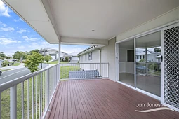 1 Cascades St, Springfield Lakes