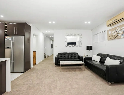 91A Dennistoun Avenue, Guildford, Parramatta (Northwest suburbs), 4房, 2浴, Apartment