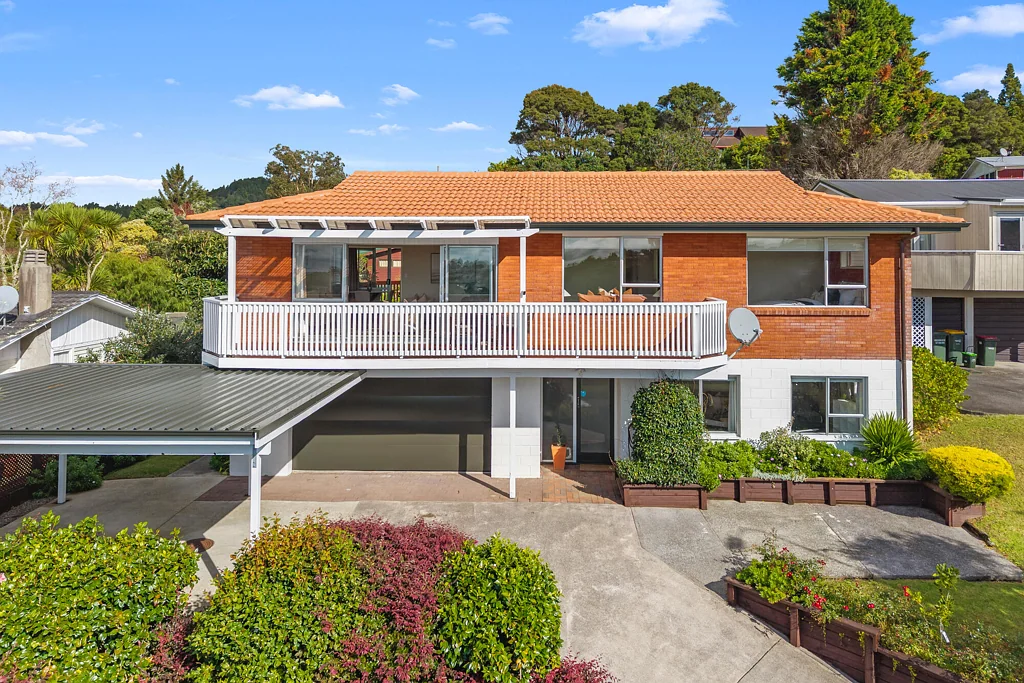 Glen Eden 4침실 Elevated Brick Beauty