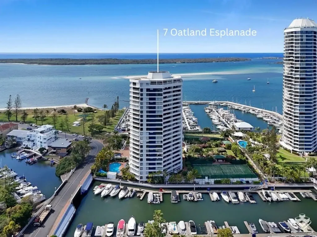 Runaway Bay 3 Bedroom Exceptional North-Facing Apartment –Uninterrupted Broadwater Views