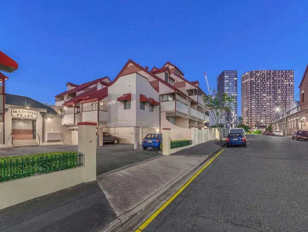 Neat & Tidy One-Bedroom Apartment with Air Conditioning