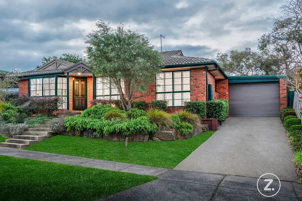 Narre Warren 3Phòng ngủ Immaculate Family Gem in the Heart of Oatlands Estate
