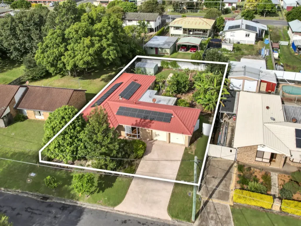 Raceview 5ห้องนอน Five Bedrooms, Multiple Living Areas – The Ultimate Family Home!