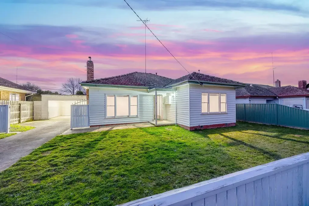 Wendouree 4 Bedroom A Classic Wendouree Home In Popular Pocket!