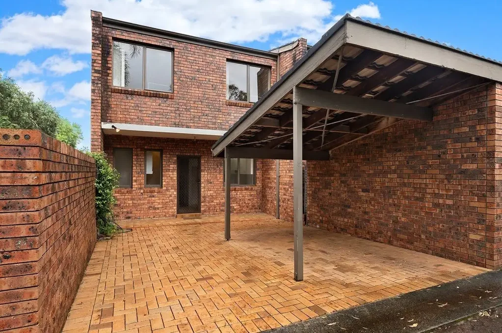 Spacious Townhouse in Convenient Marsfield Location