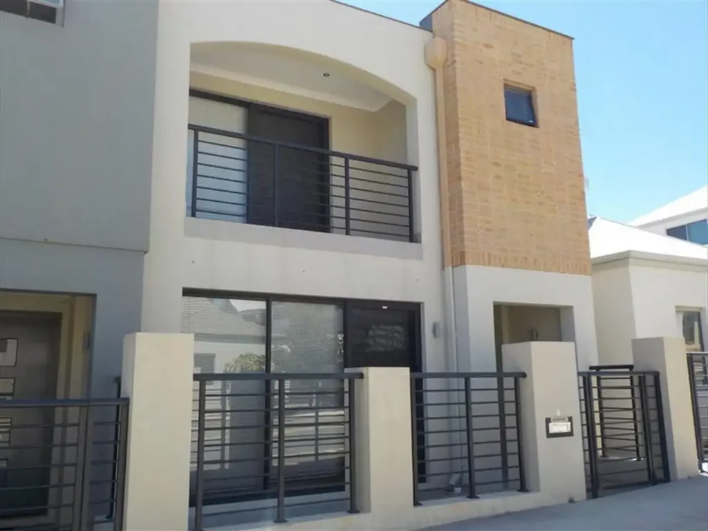 Clarkson 2房  2 BED, 2 BATH EASY CARE LOCK UP & LEAVE