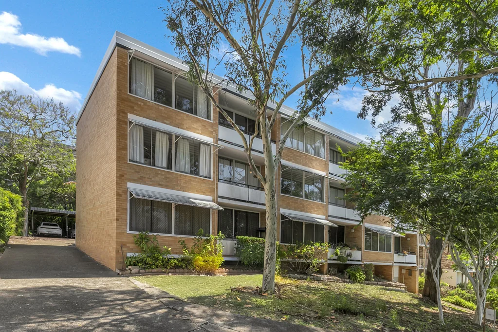 4/15 Sir Fred Schonell Drive, St Lucia, QLD 4067