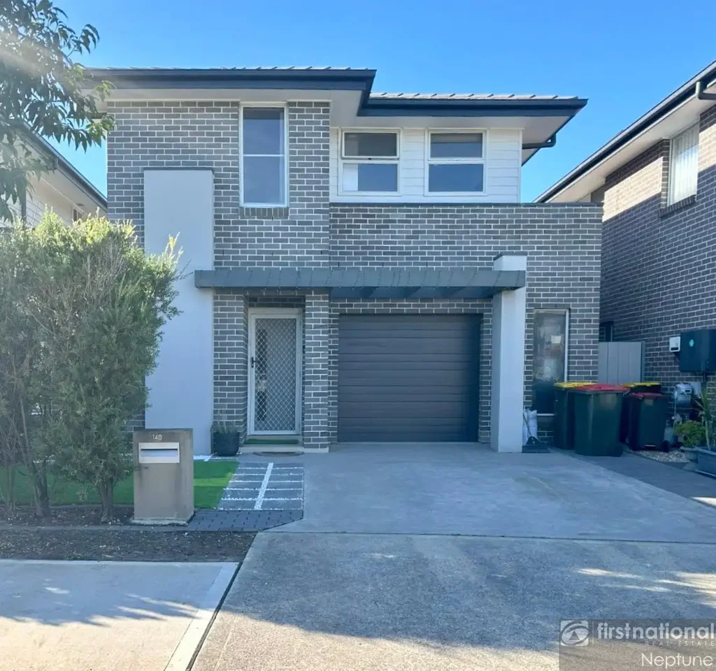 Stylish Family Living in a Prime Location – Space, Comfort & Convenience!