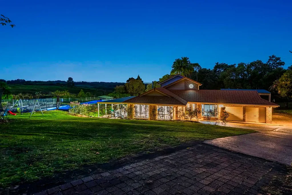2 Dunromin Drive, Modanville, NSW 2480