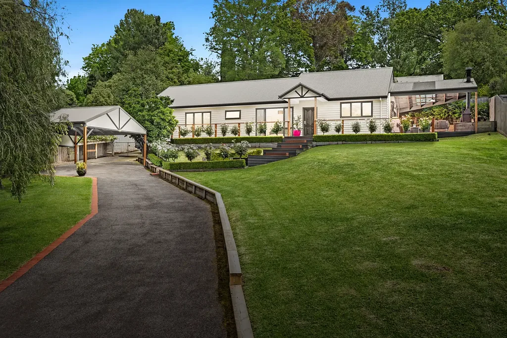 Croydon 4બેડરૂમ Character Entertainer with Magnificent Mountain Vistas.