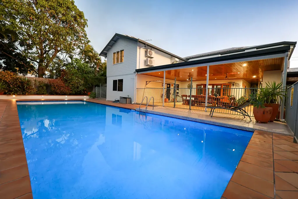 Ayr 4Kwarto A Home that Invites You to Stay Awhile