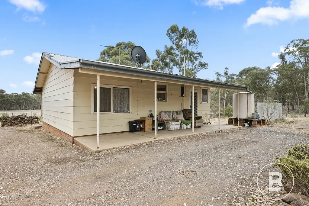 10 Peg Leg Track, Simson, VIC 3465