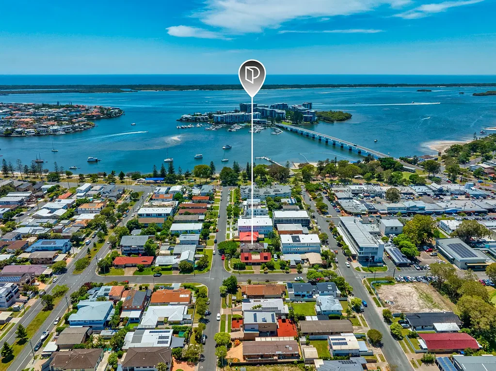 Paradise Point 3ห้องนอน Attention Developers, Renovators & Land Bankers - RD 5 Zoning, 15m Height Limit