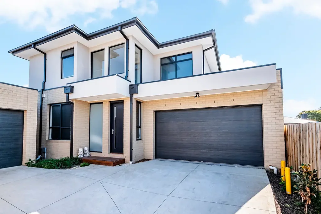 Spacious Townhouse In A Great Location