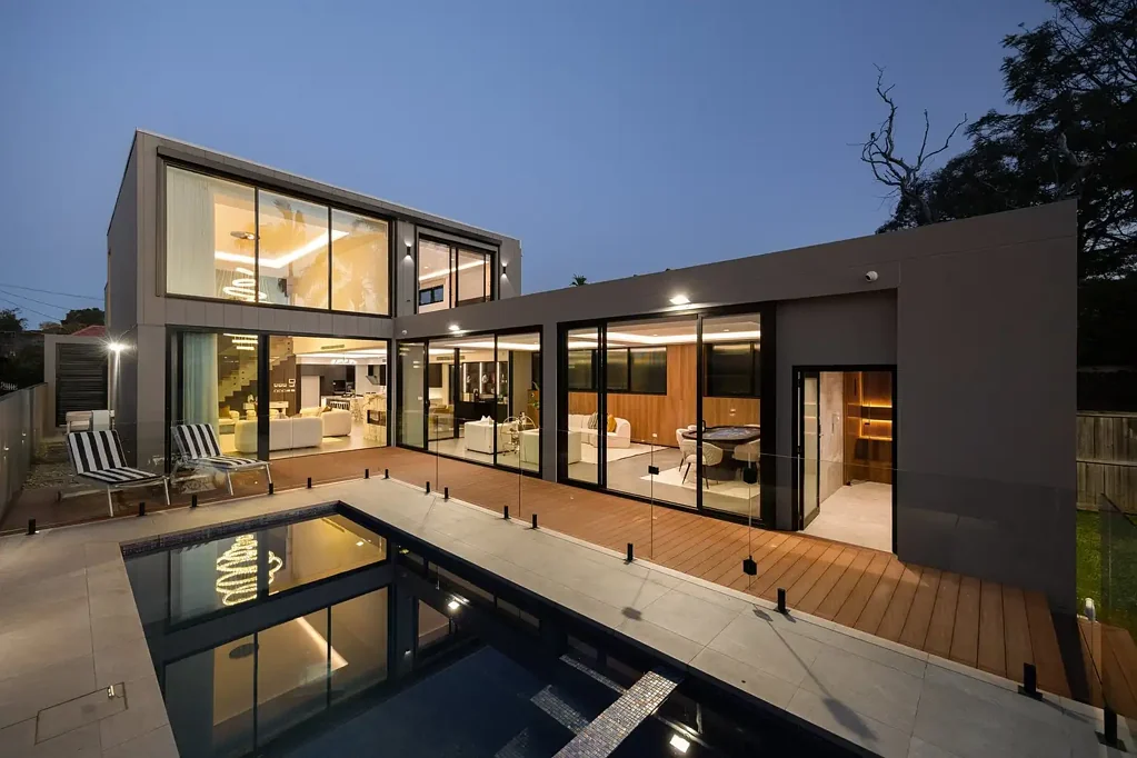 Burwood 5房 Burwood 的建筑宏伟 | 度假村式奢华 Architectural Grandeur in Burwood | Resort Style Luxury
