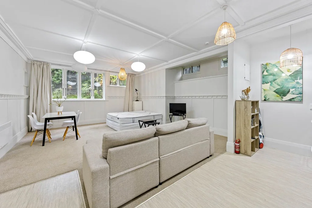 Larger than life - FULLY FURNISHED STUDIO