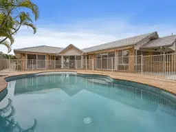 25 Lakeshore Drive, Helensvale