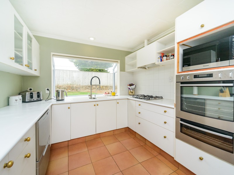 34 Meadowbrook Drive, Cloverlea, Palmerston North, 4 침실, 1 욕실