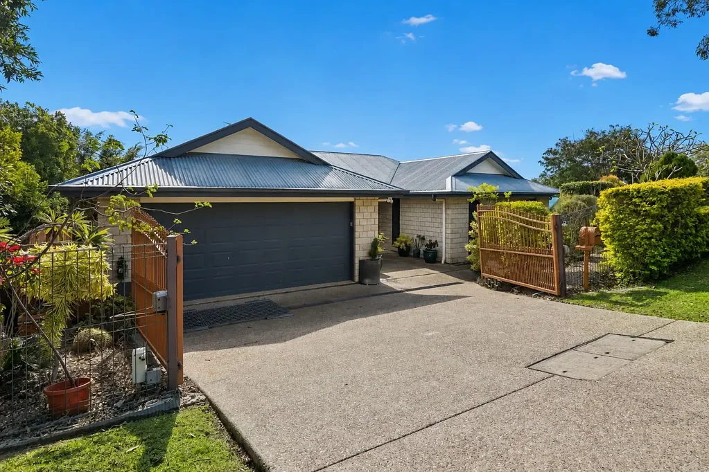 Mcdowall 4Moenga Expansive Four-Bed Low-Set Family Home in McDowall!