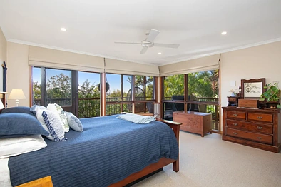 4 Northview Drive, Bateau Bay, NSW 2261, 4房, 3浴, House