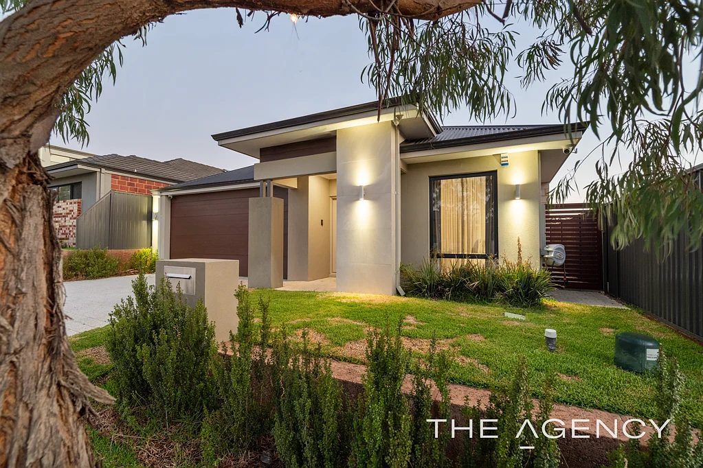 4 Nepine Vista, Wandi, WA 6167