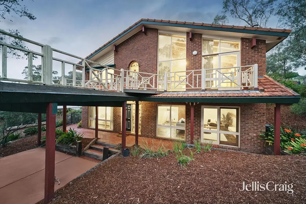 8 Ashdale Grove, Eltham, VIC 3095