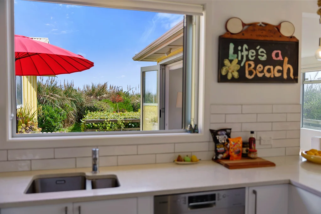 Te Horo 4房  Beachfront Bliss - Priced Under RV