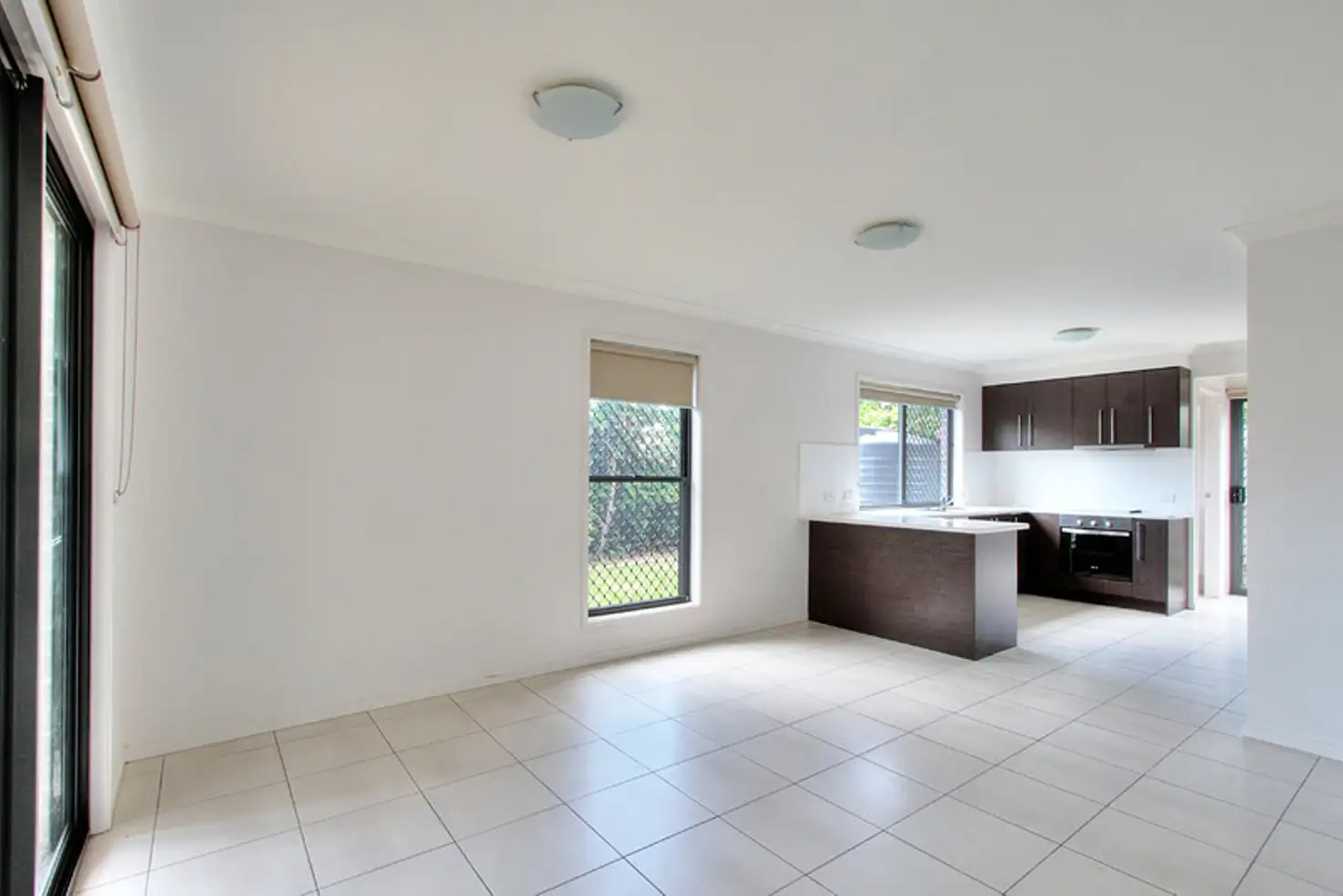 ARIEL VILLAS UNIT 4 39-41 ARIEL AV, KINGSTON QLD 4114, 0 Kuwarto, 0 Banyo, Townhouse